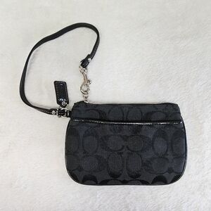 COACH Signature Logo Zip Top Wristlet Leather Details Black with key clip